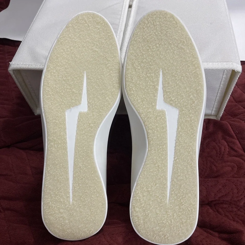 NIB Wolf and Shepherd Cruise Slip‎ On Loafer Men 7.5/Women 9 Honey Brown White